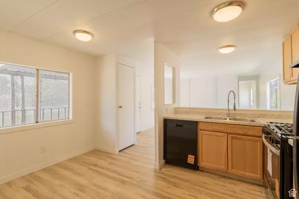 Midvale, UT 84047,139 W BLISSWOOD CIR
