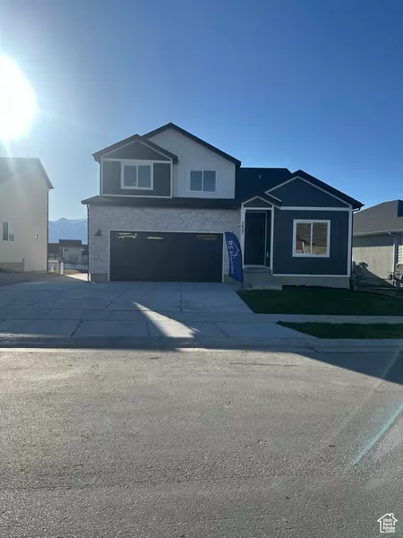 7927 N BRISTLECONE RD #204, Eagle Mountain, UT 84005