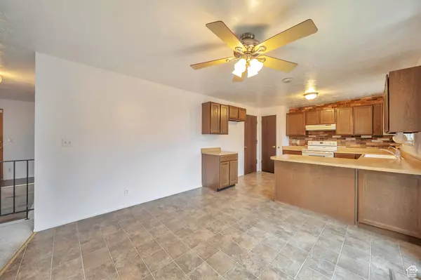 Murray, UT 84123,5373 S CLOVER MEADOW DR W