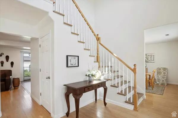 West Bountiful, UT 84087,561 N 870 W