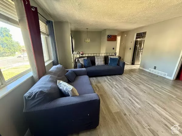 West Valley City, UT 84128,3867 S 6580 W