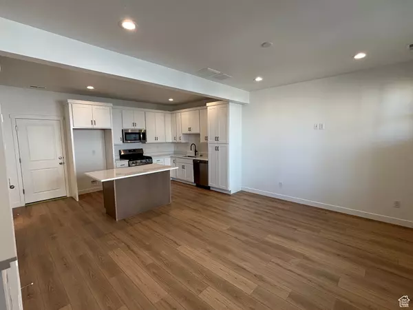South Jordan, UT 84009,6889 W SOUTH JORDAN PKWY