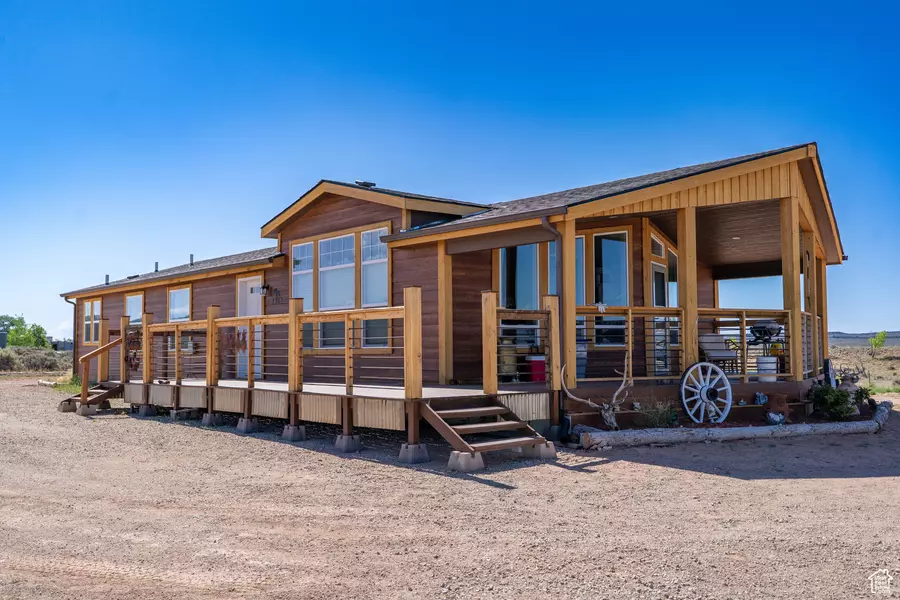 16 E PEARLY LN, La Sal, UT 84530