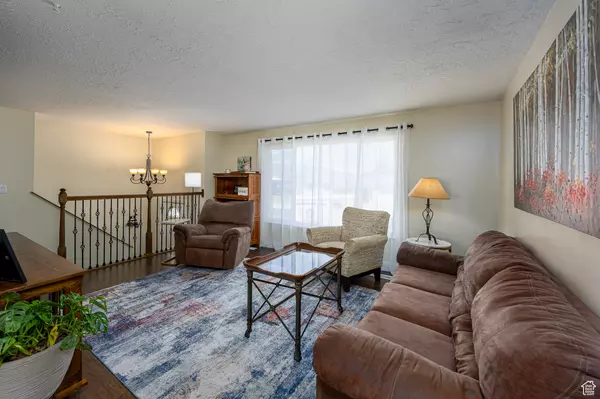 Syracuse, UT 84075,1878 S 3300 W