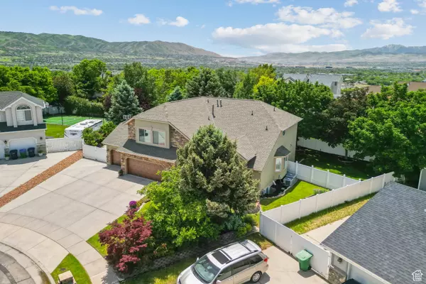 Sandy, UT 84092,12214 S HIDDEN VALLEY RD