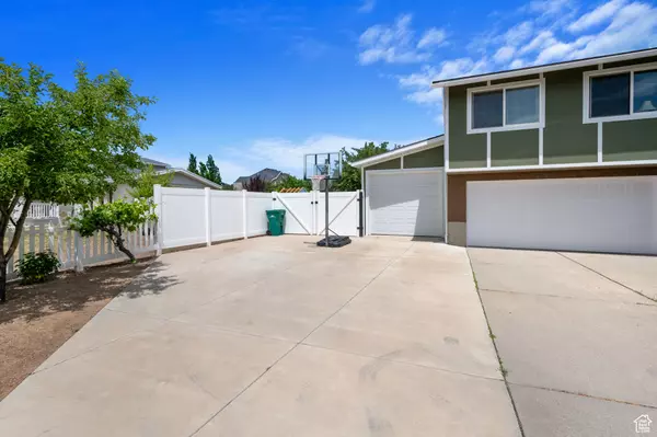 Sandy, UT 84092,1749 E CRESCENT VIEW DR