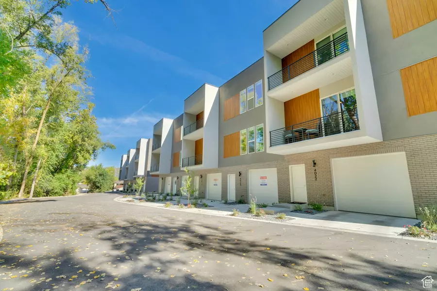 4022 S BURCH CREEK WAY, South Ogden, UT 84405