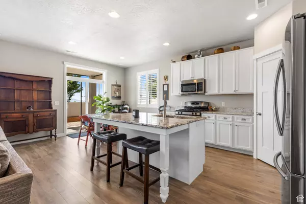 Syracuse, UT 84075,1165 W SILVER HOLLOW RD