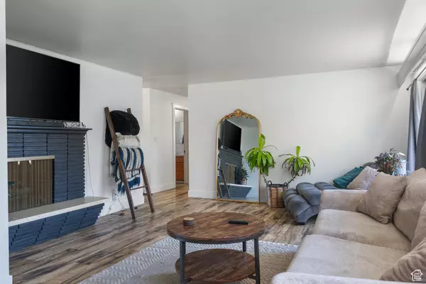 Springville, UT 84663,1185 E HILLCREST DR