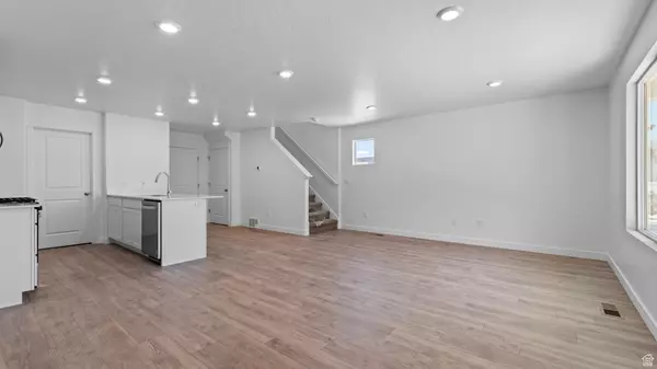 Saratoga Springs, UT 84045,104 N KELP LN #2310