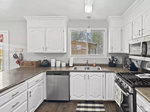 Castle Dale, UT 84513,65 E 970 N