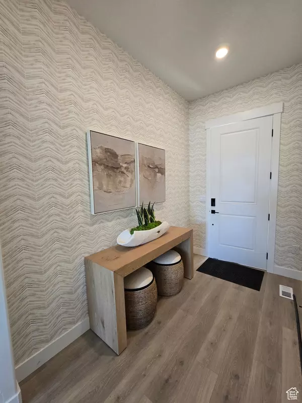 Ogden, UT 84404,4286 W 1600 S #301