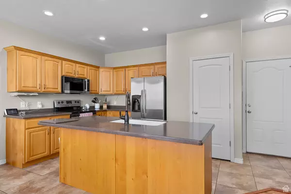 Saratoga Springs, UT 84045,63 W CONDOR RD
