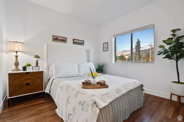 Layton, UT 84041,2187 N 450 W