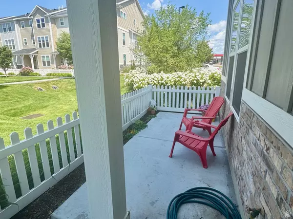 Layton, UT 84041,953 N 850 E #229