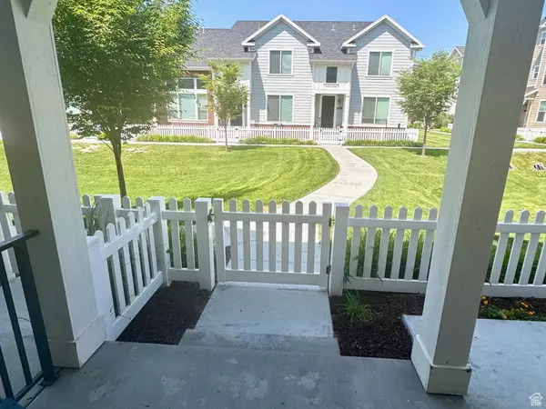 Layton, UT 84041,953 N 850 E #229