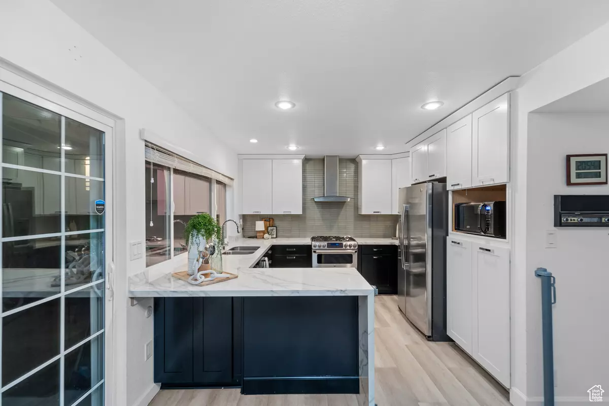 Tooele, UT 84074,42 BENCHMARK VLG