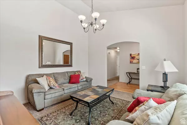 Fruit Heights, UT 84037,338 N HOMESTEAD LN