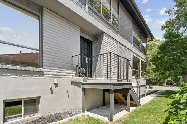 Salt Lake City, UT 84106,2594 S ELIZABETH ST E