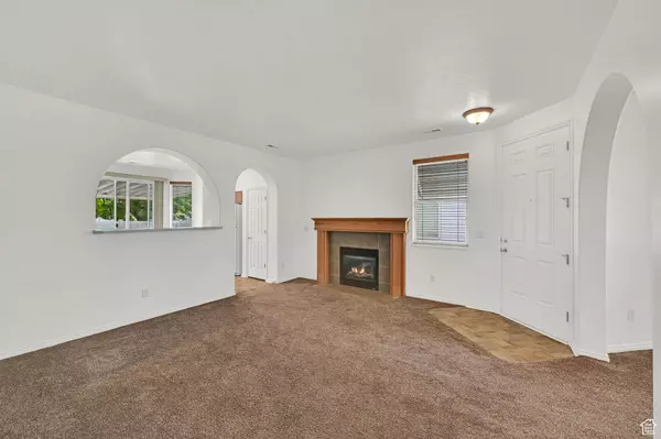 North Salt Lake, UT 84054,282 CALEB DR