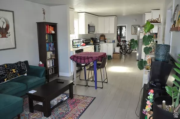 Salt Lake City, UT 84111,331 E HAMPTON AVE S