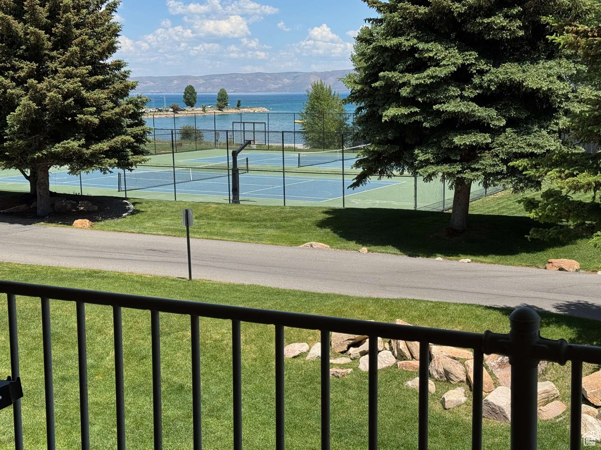 Garden City, UT 84028,815 N HARBOR DR #201