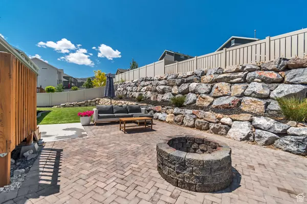 Saratoga Springs, UT 84045,3041 S HOLLOW WAY