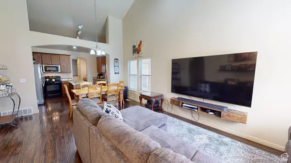 South Jordan, UT 84009,10219 S SACRAMENTO WAY