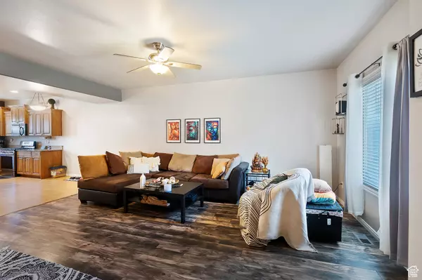 Clearfield, UT 84015,490 E 700 S #524