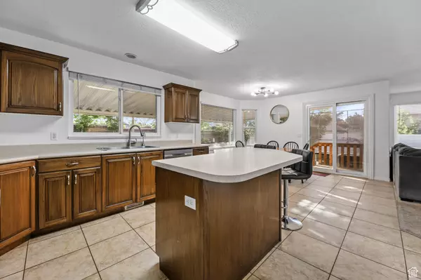 South Jordan, UT 84009,10314 S 3970 W