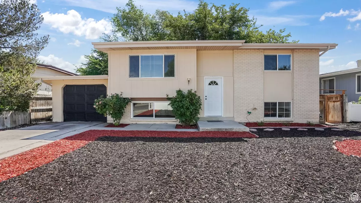 West Valley City, UT 84120,4445 S HONEYWOOD LN