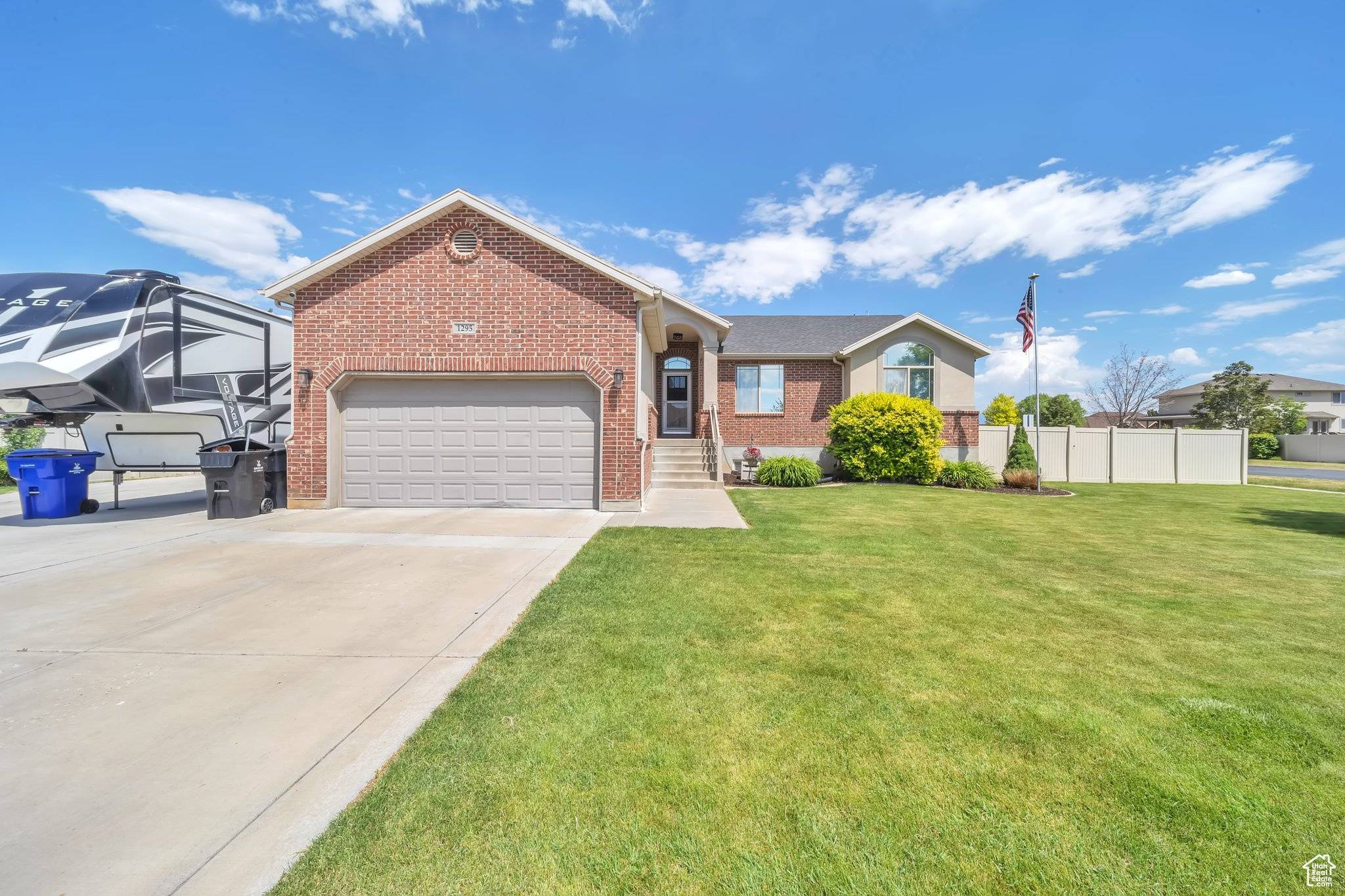 Syracuse, UT 84075,1295 S 4050 W