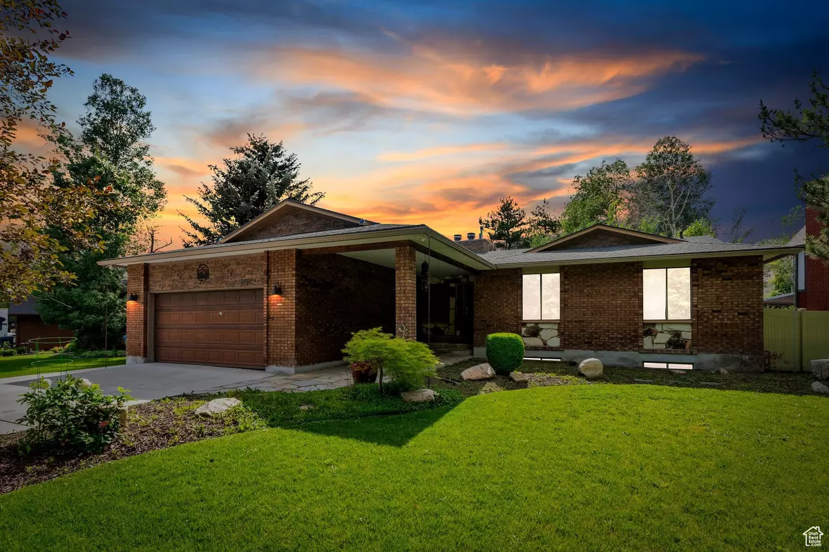 Sandy, UT 84092,12012 S HIDDEN VALLEY CLUB DR