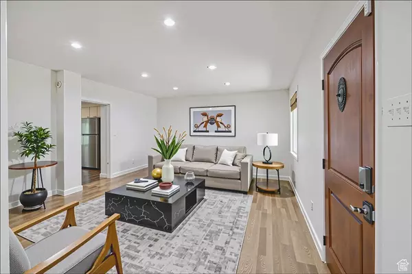 Salt Lake City, UT 84103,537 N DARWIN ST