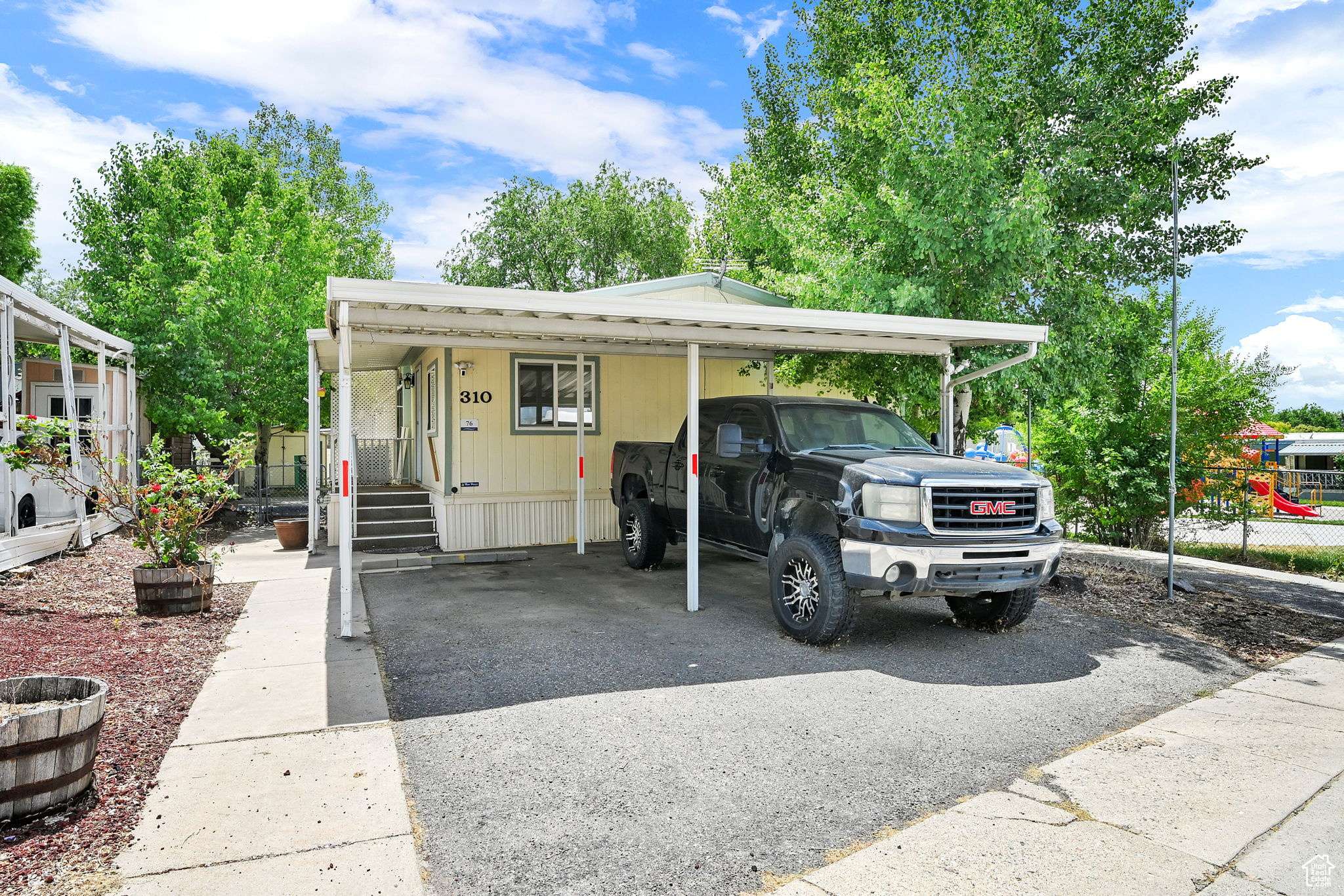 North Salt Lake, UT 84054,310 GUENEVERE ST