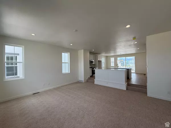 South Jordan, UT 84009,6927 W SOUTH JORDAN PKWY