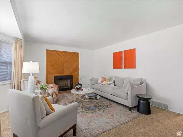 Sandy, UT 84070,9751 S ANNALYN DR E