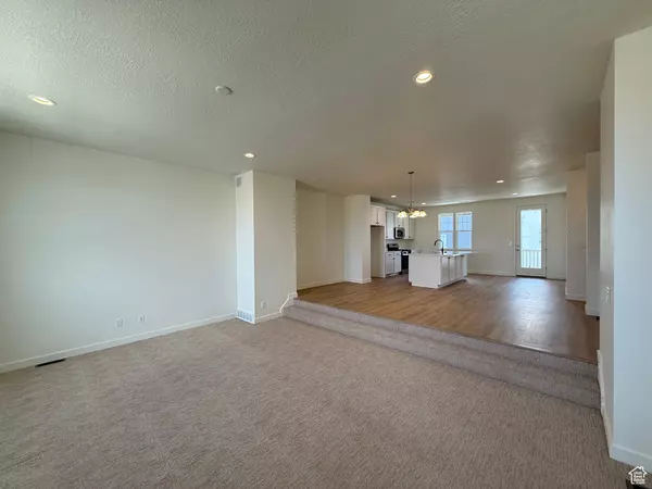 South Jordan, UT 84009,6921 W SOUTH JORDAN PKWY #310