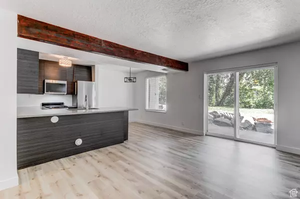 Murray, UT 84107,455 E CREEKSIDE CIR #A