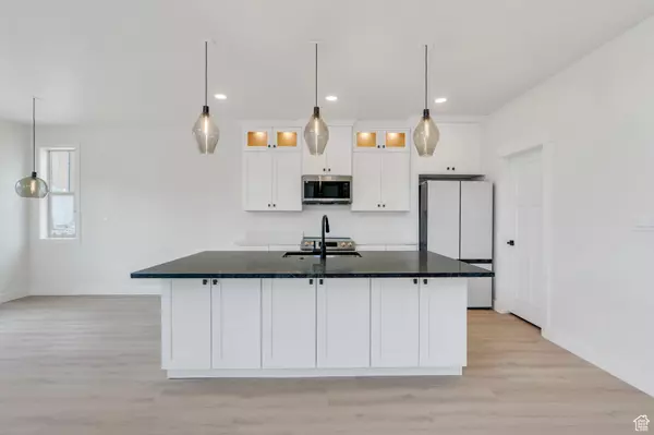 Eagle Mountain, UT 84005,7625 N SILVER CREEK WAY