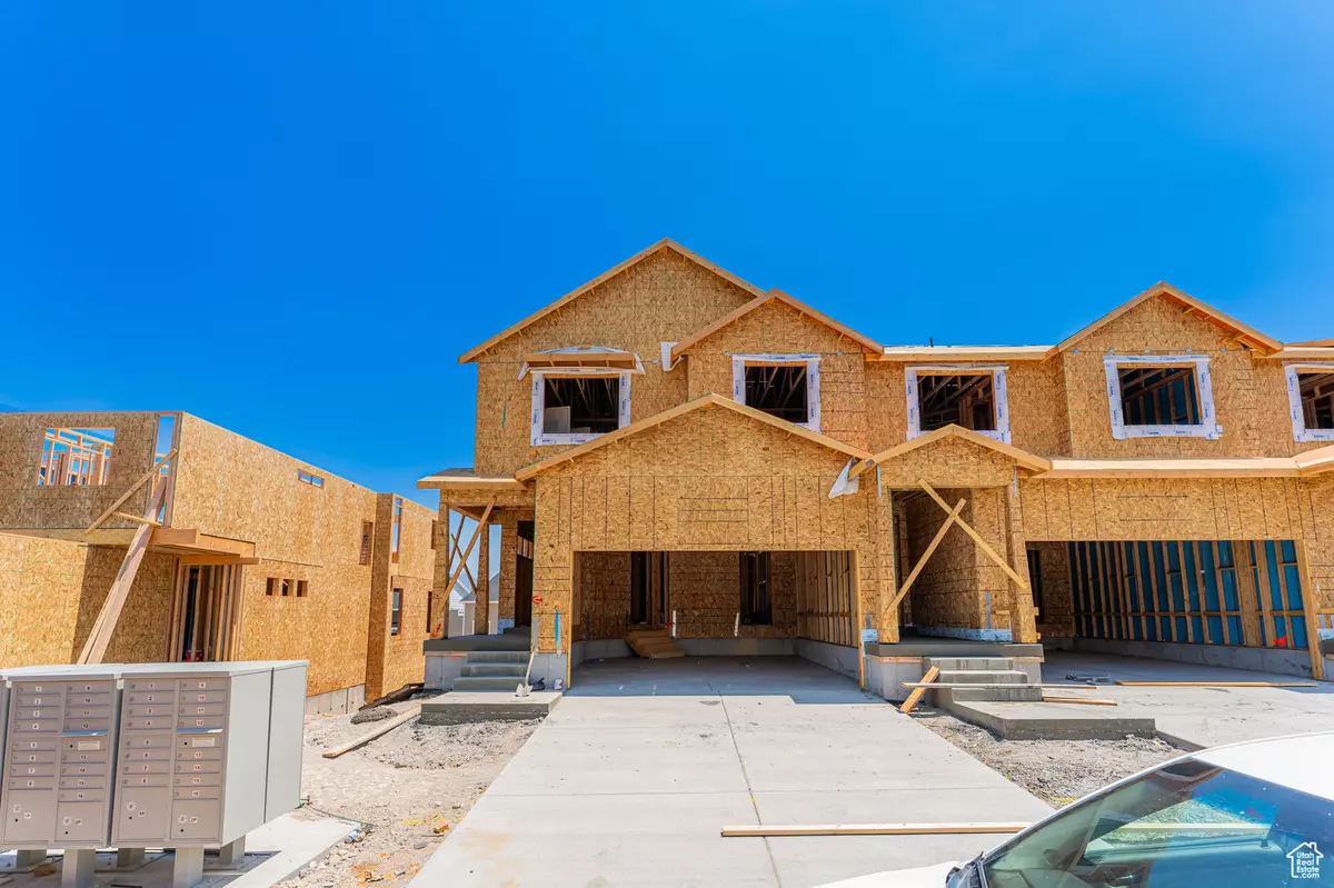 Saratoga Springs, UT 84045,2862 N RED VELVET LN #2403