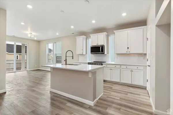 South Jordan, UT 84009,6168 W FRANCISCOTTI DR #605