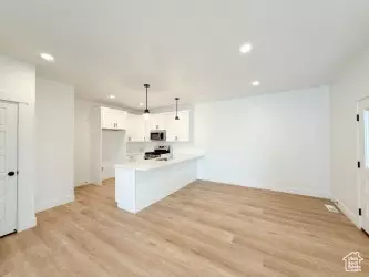 Tooele, UT 84074,1805 N 70 W #609