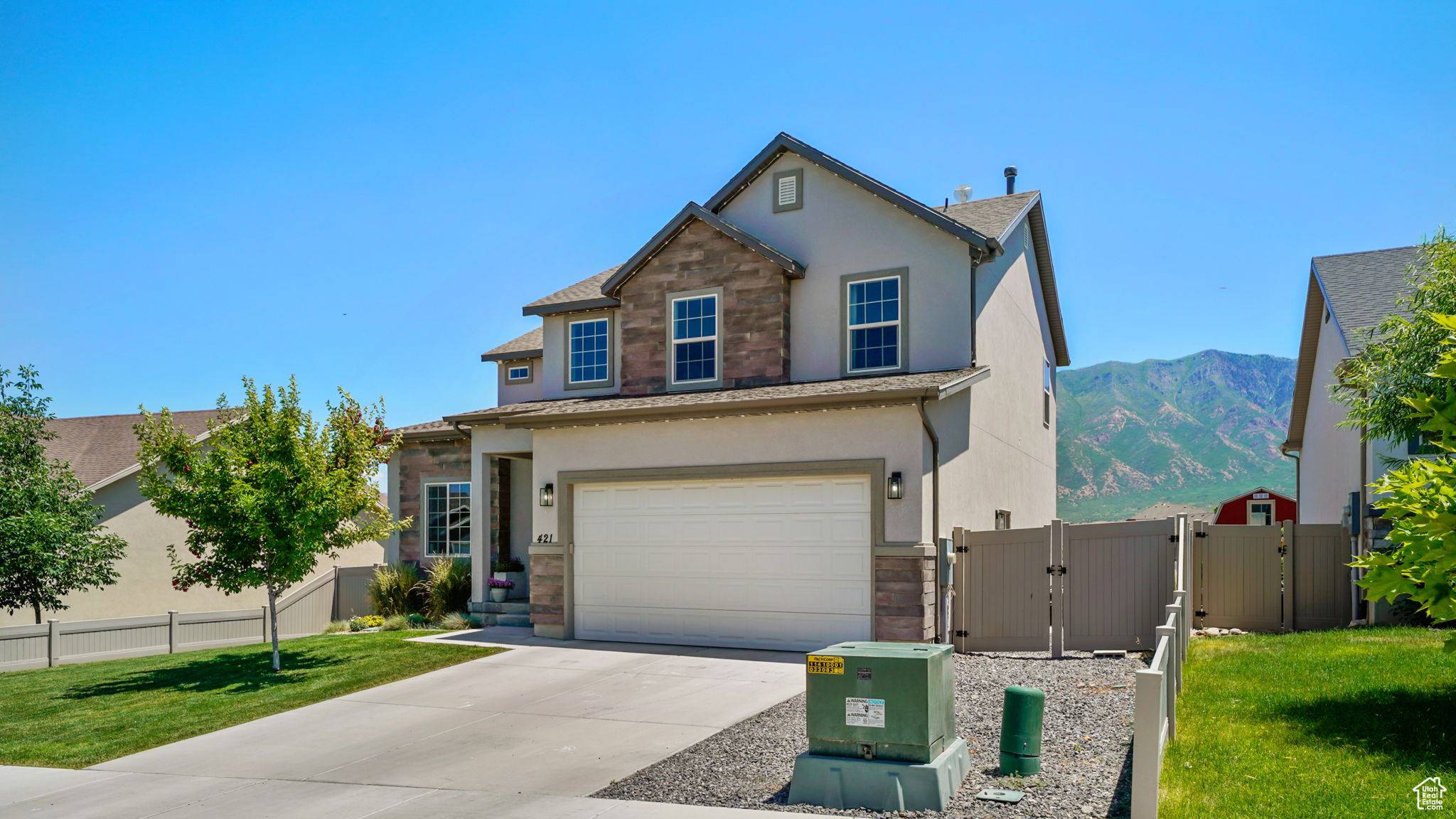 Santaquin, UT 84655,421 TRAVERTINE WAY