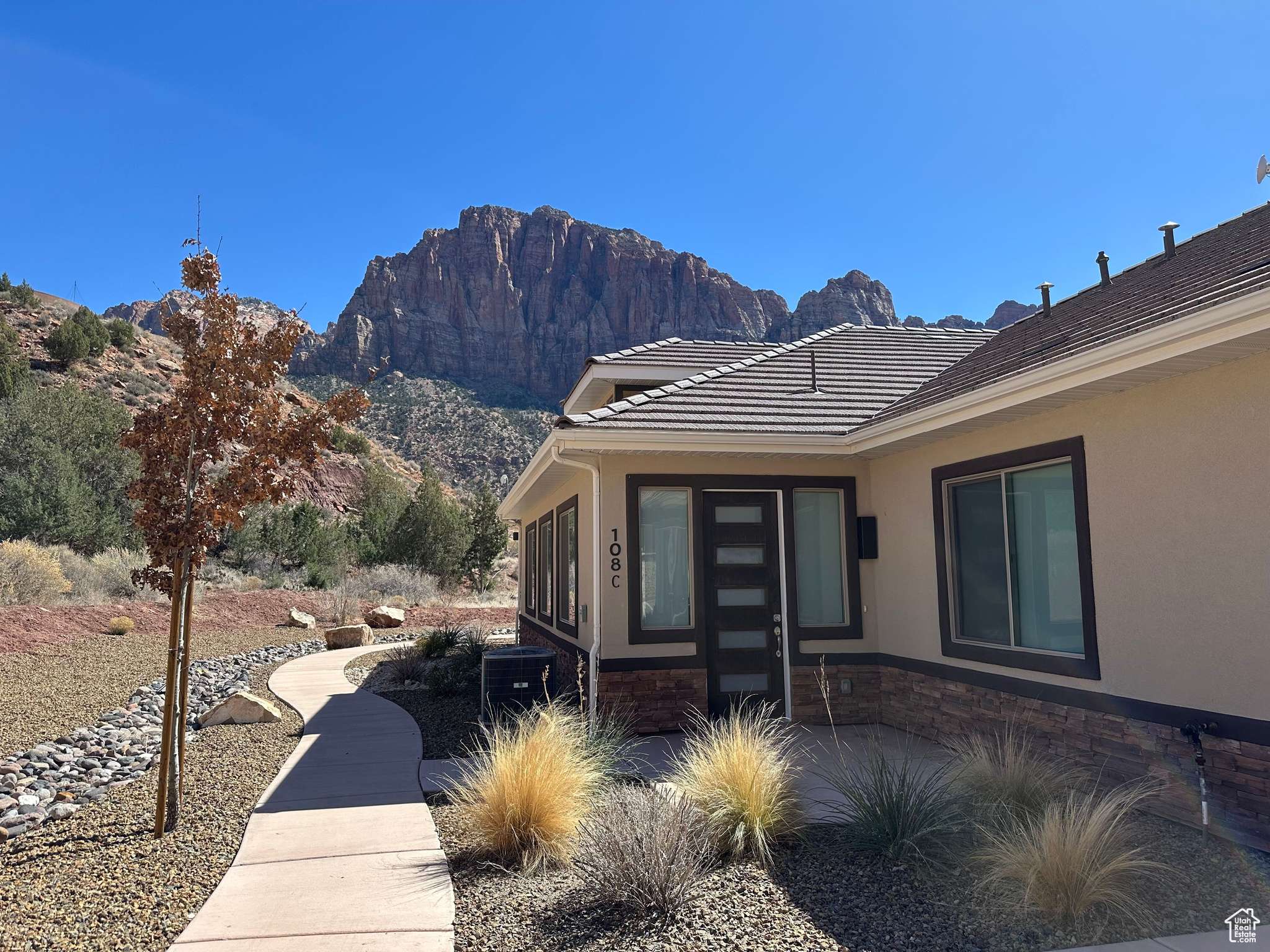 108 N TRAPPER CIR W #C, Springdale, UT 84767