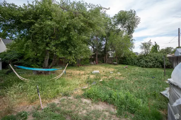 Murray, UT 84107,322 E CRAWFORD AVE