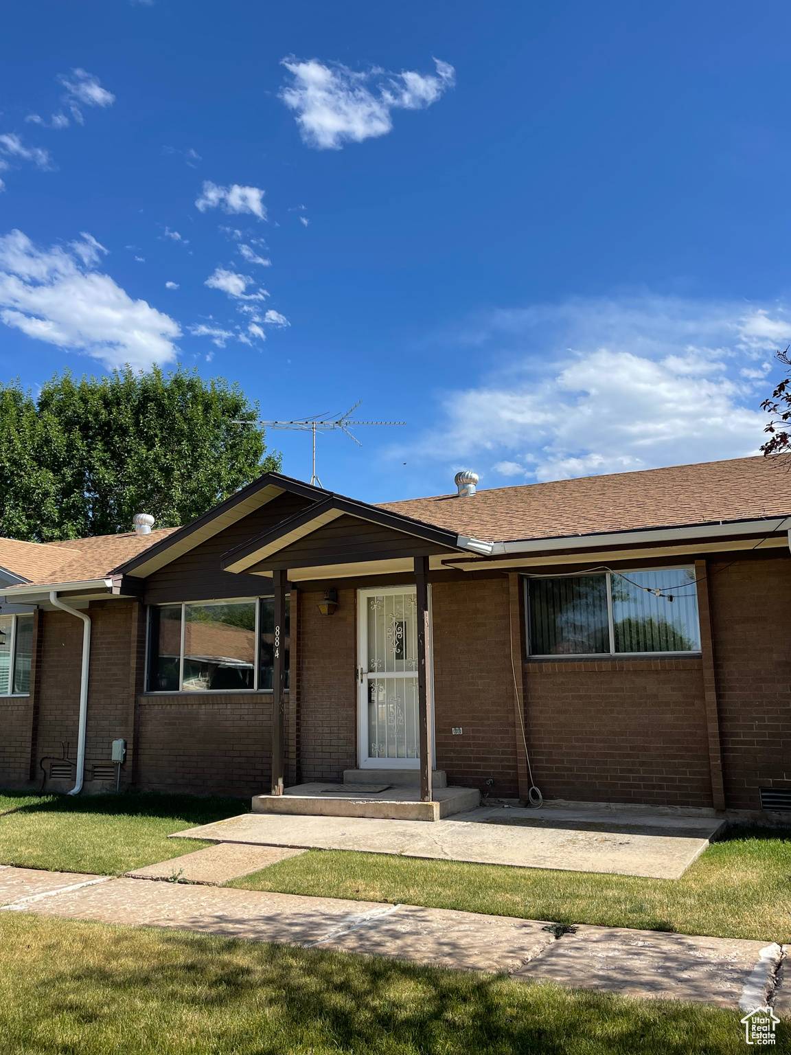 South Ogden, UT 84405,884 E 5575 S