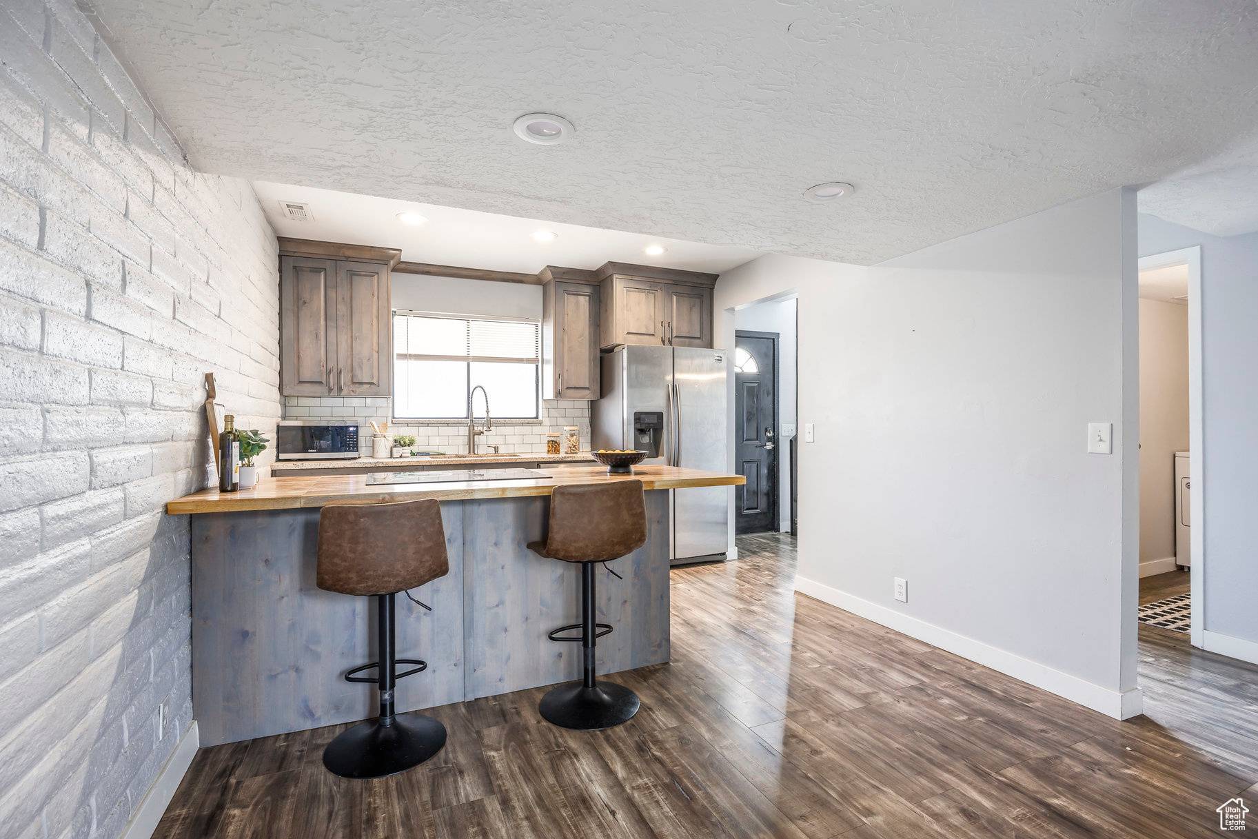 Sandy, UT 84070,7917 S HARVEL DR E
