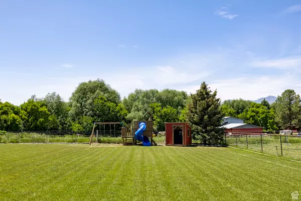 Paradise, UT 84328,8871 S 100 E