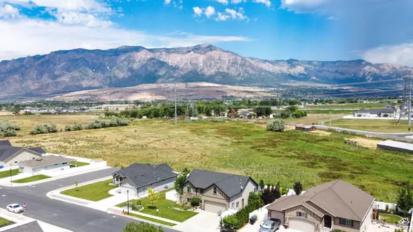 Plain City, UT 84404,3054 N WHISPERING MEADOW LN